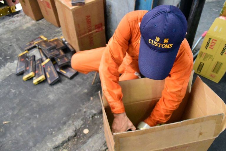 Read more about the article 2025上半年海關查獲仿冒品侵權市值逾4.7億元，查緝成果豐碩