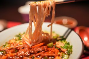 Read more about the article 針對未經許可輸入之中國零食販售案，中國製蠟瓶糖、螺螄粉、辣條、麻辣花生等零食監察院促請檢討改進