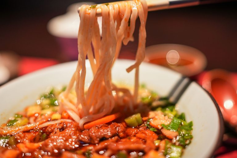 Read more about the article 針對未經許可輸入之中國零食販售案，中國製蠟瓶糖、螺螄粉、辣條、麻辣花生等零食監察院促請檢討改進